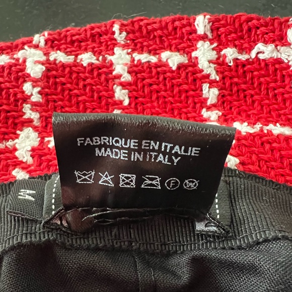 CHANEL BUCKET HAT - Picture 9 of 9